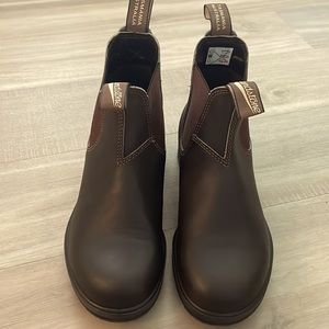 Blundatone #500 Women’s Chelsea boot   Size 7.5  Worn twice.